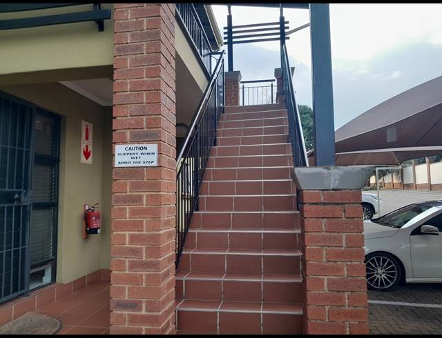 2 BEDROOM TOWNHOUSE FOR SALE IN GLENVISTA